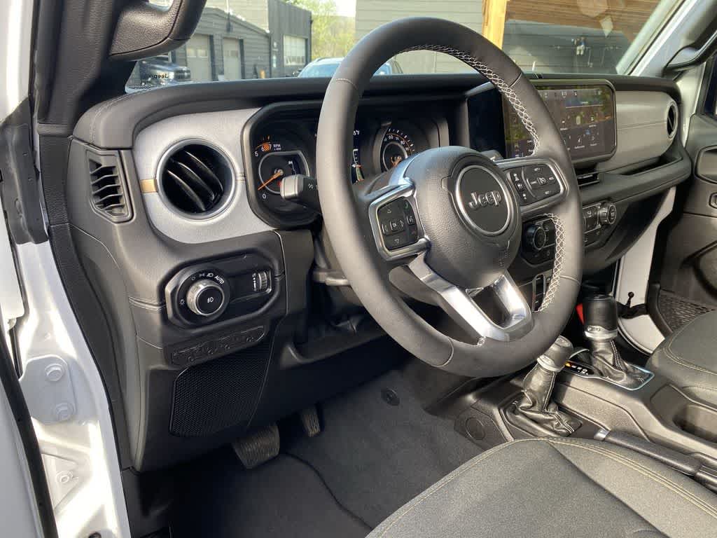 2025 Jeep Wrangler Sahara