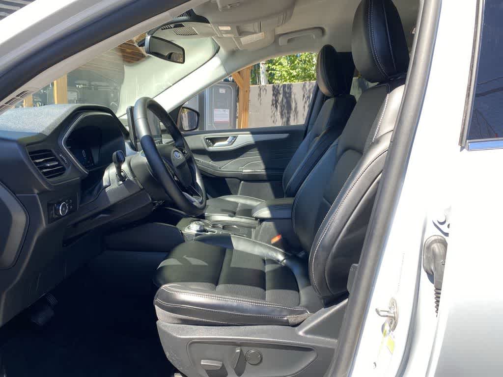 2025 Ford Escape Platinum