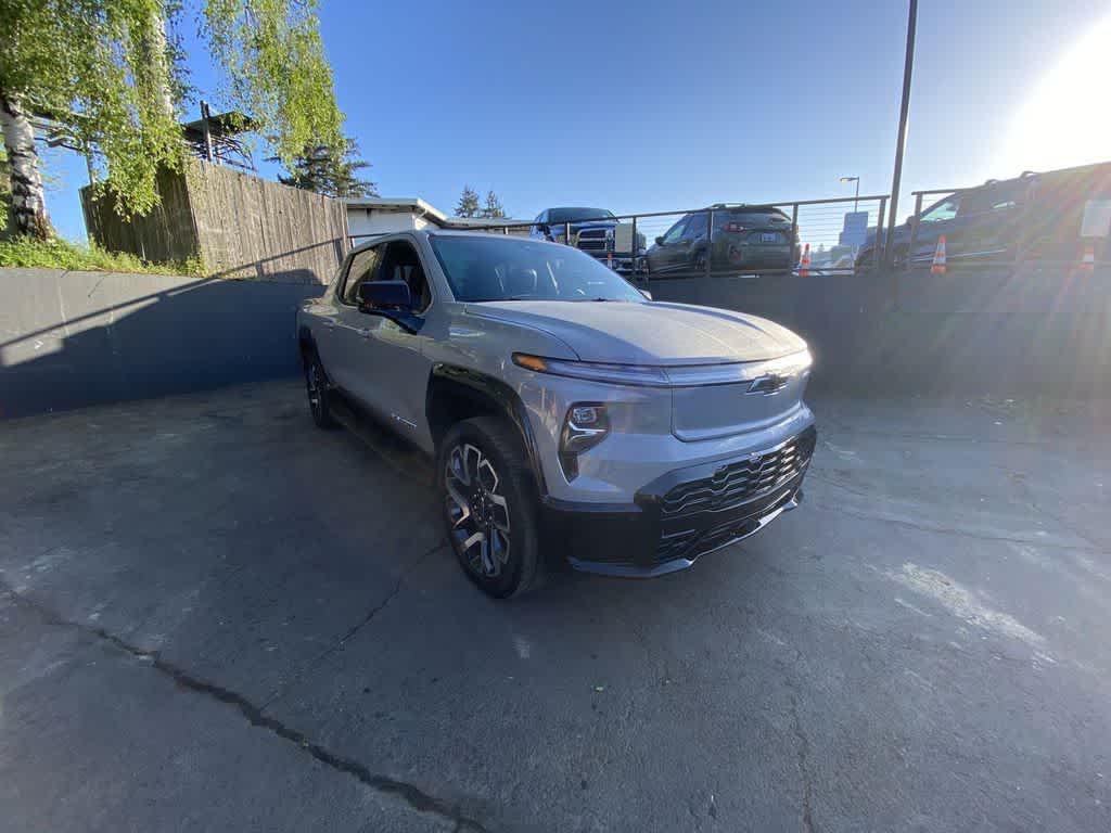 2025 Chevrolet Silverado EV RST - Max Range