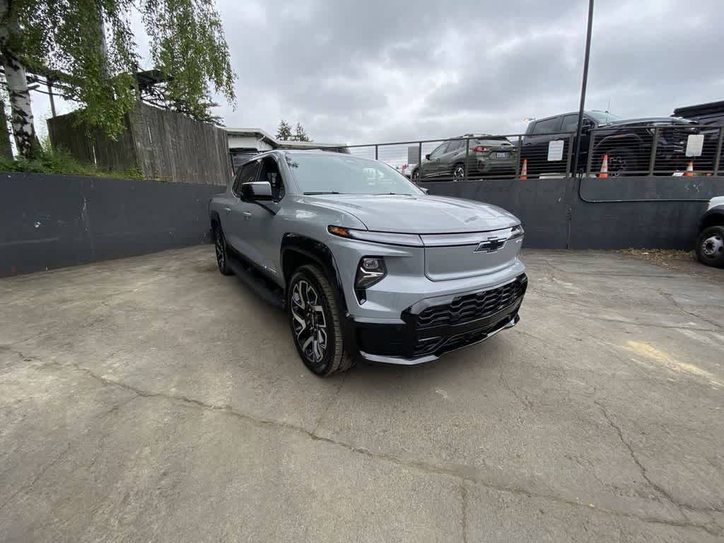 2025 Chevrolet Silverado EV RST - Max Range