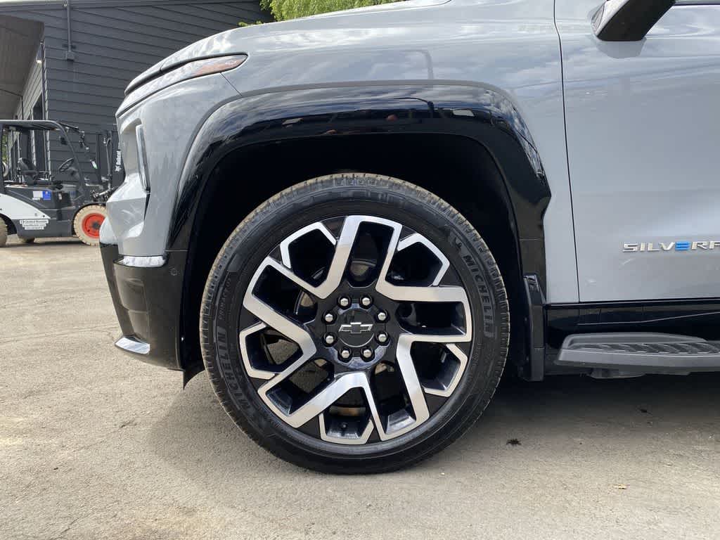 2025 Chevrolet Silverado EV RST - Max Range