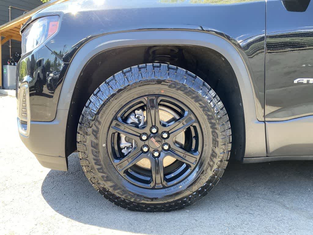 2022 GMC Acadia AT4