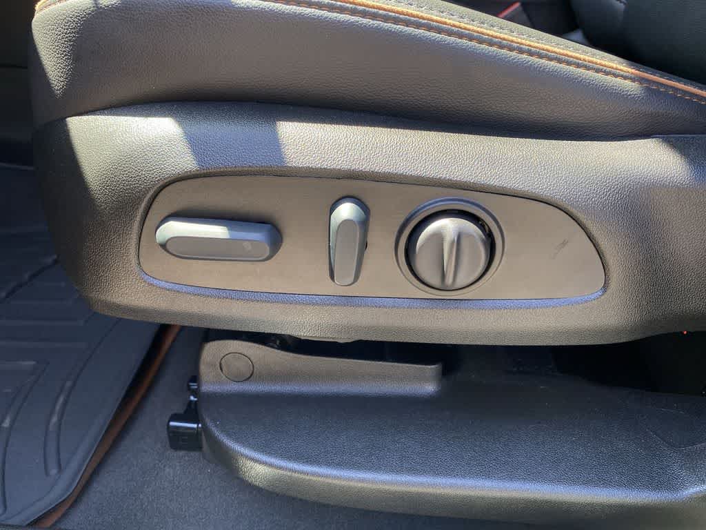 2022 GMC Acadia AT4