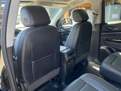 2022 GMC Acadia AT4