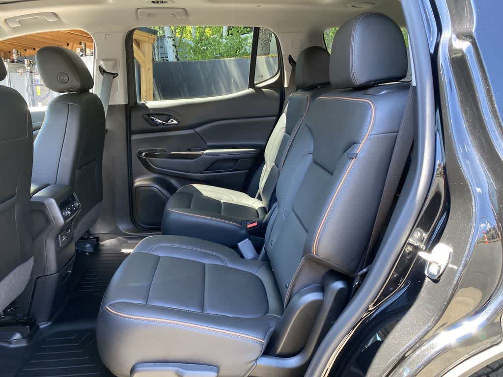 2022 GMC Acadia AT4