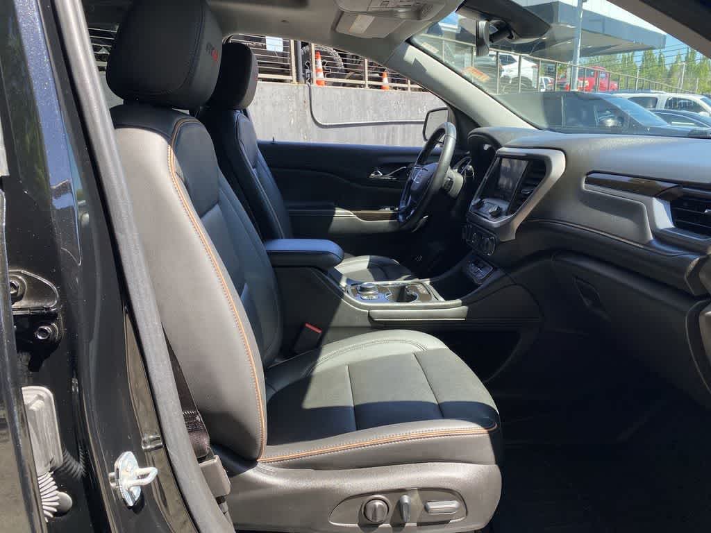 2022 GMC Acadia AT4