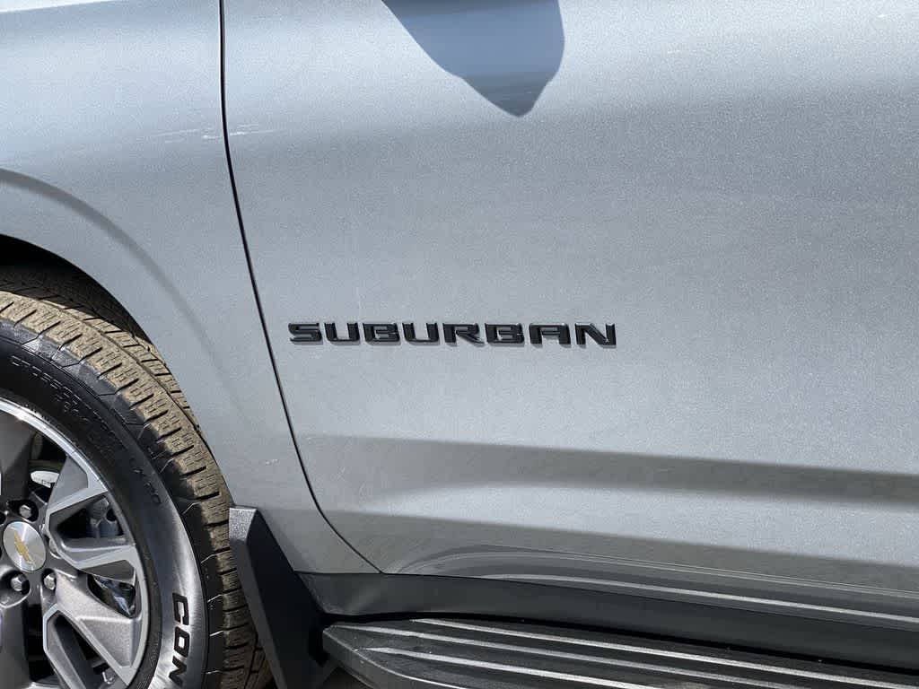 2024 Chevrolet Suburban LT