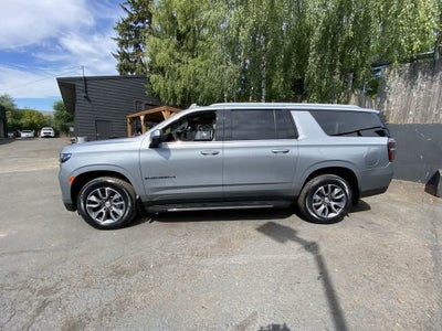 2024 Chevrolet Suburban LT