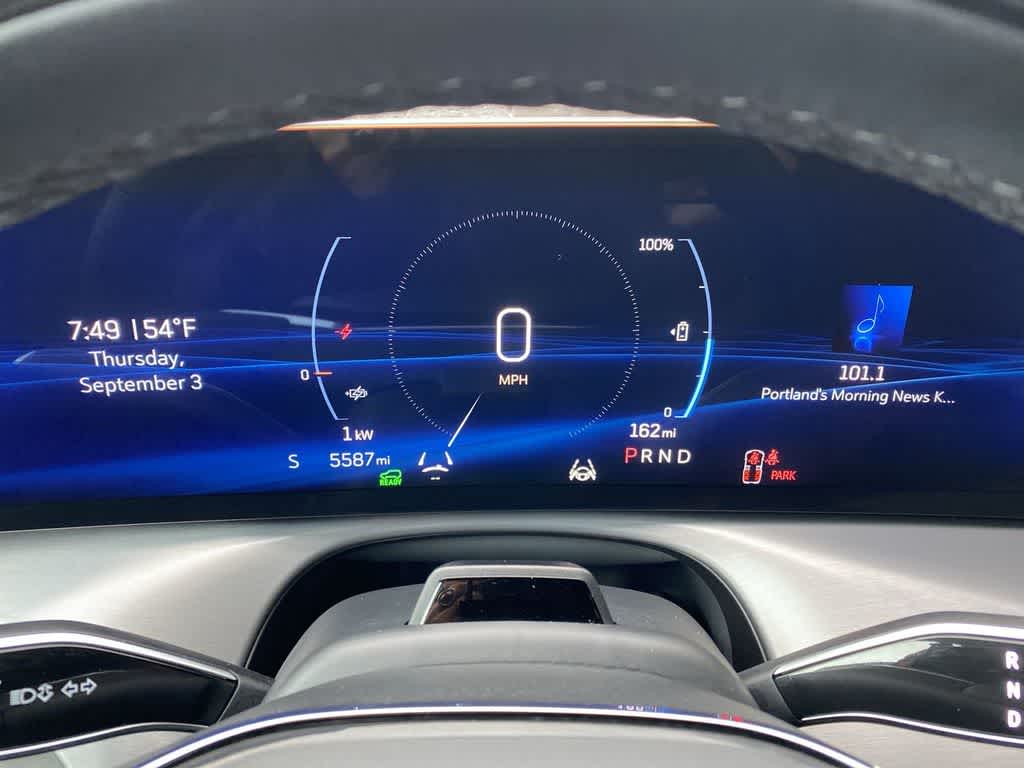 2026 Cadillac VISTIQ Sport