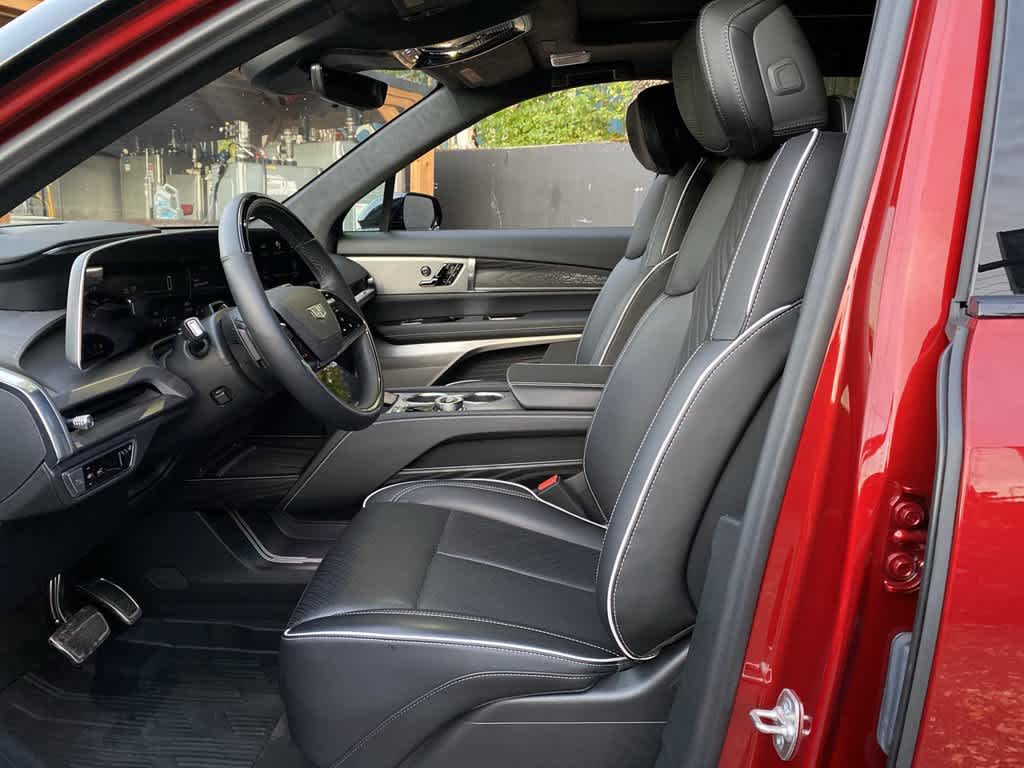 2026 Cadillac VISTIQ Platinum
