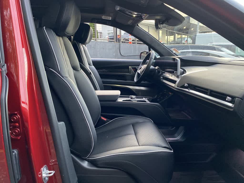 2026 Cadillac VISTIQ Platinum