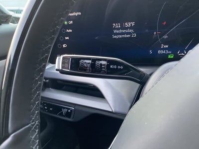 2026 Cadillac VISTIQ Platinum