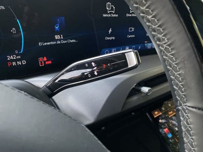 2026 Cadillac VISTIQ Platinum