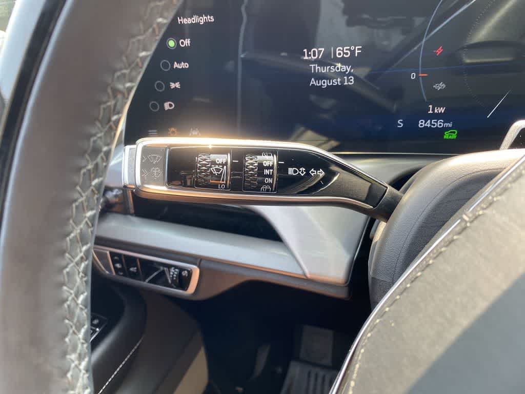 2026 Cadillac VISTIQ Platinum