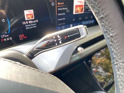 2026 Cadillac VISTIQ Platinum