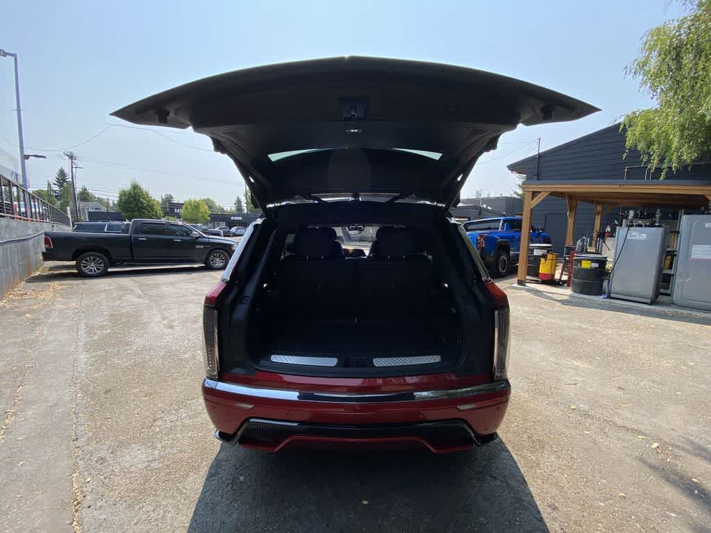 2026 Cadillac VISTIQ Platinum