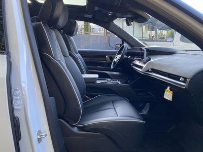 2026 Cadillac VISTIQ Platinum