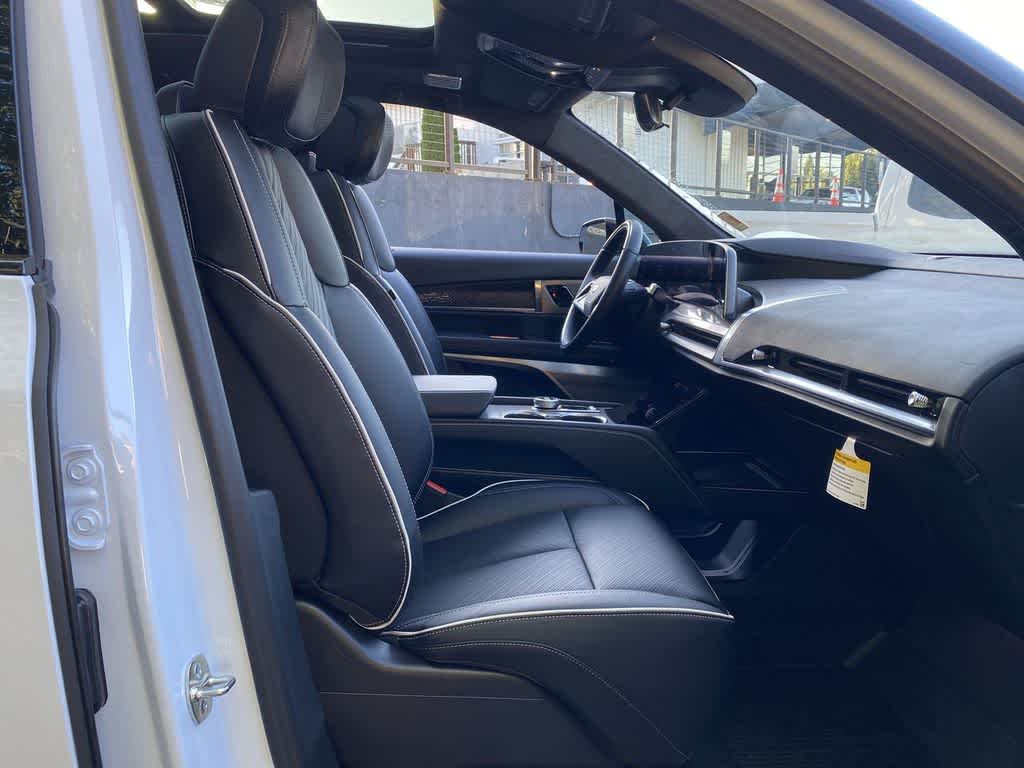 2026 Cadillac VISTIQ Platinum