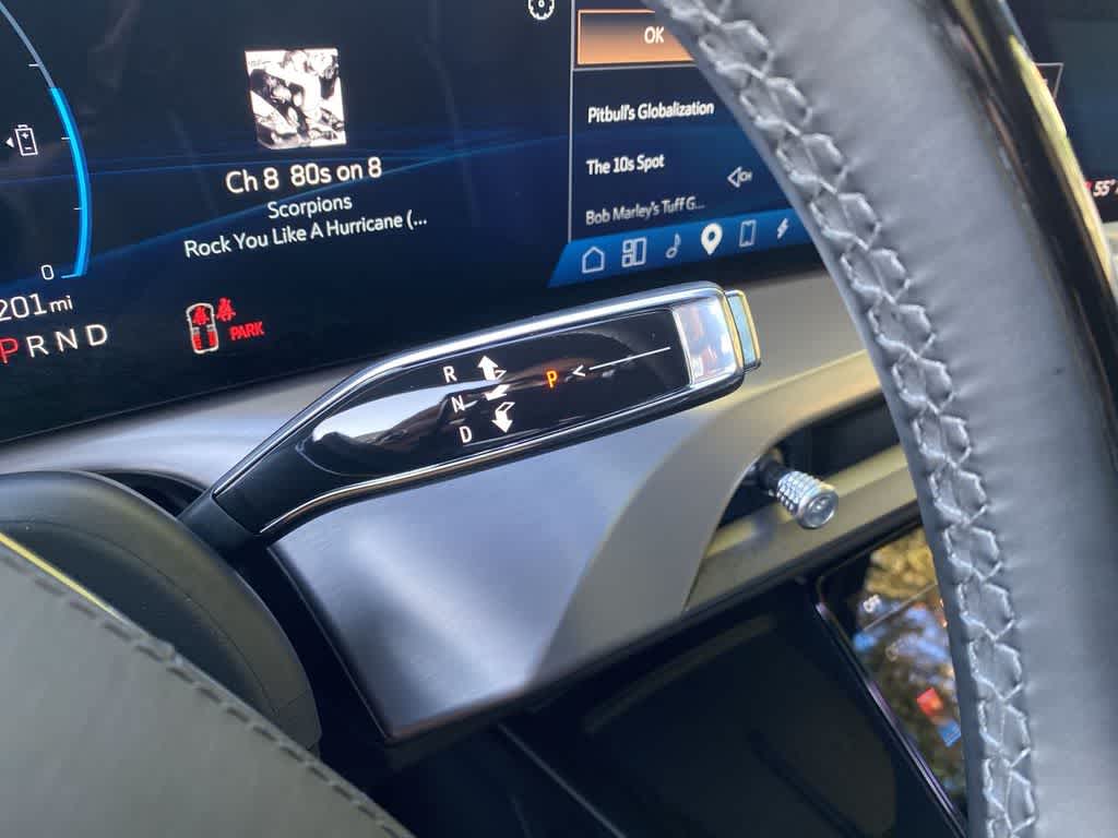 2026 Cadillac VISTIQ Platinum