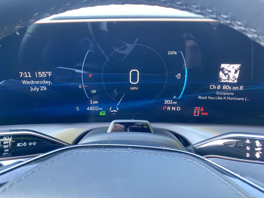 2026 Cadillac VISTIQ Platinum