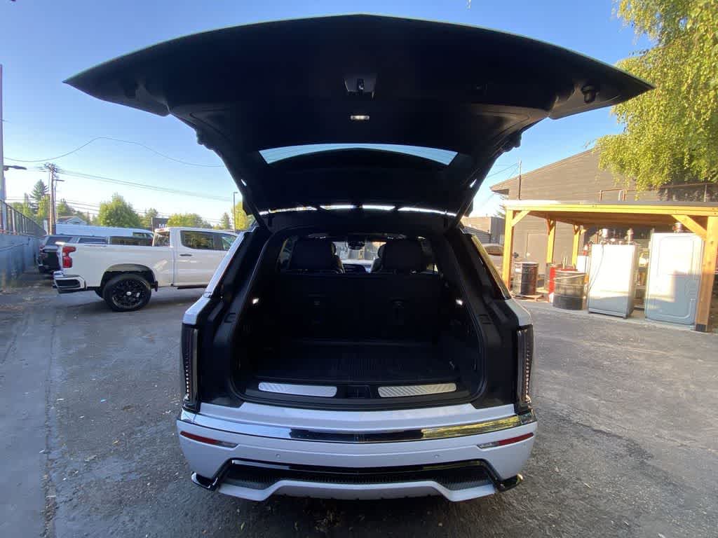 2026 Cadillac VISTIQ Platinum