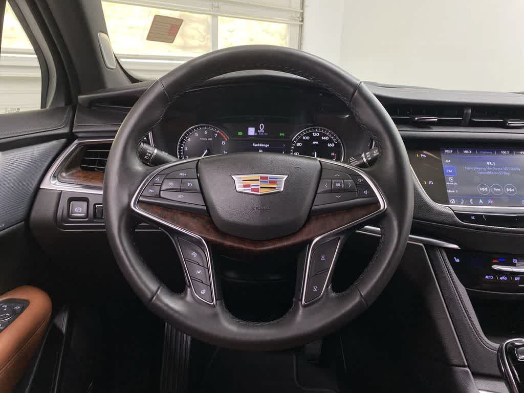 2022 Cadillac XT5 Premium Luxury