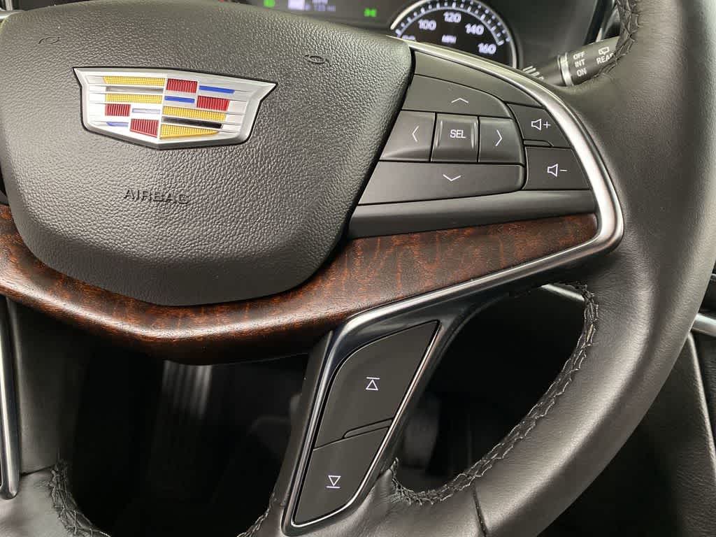 2022 Cadillac XT5 Premium Luxury