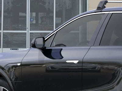 2025 Cadillac LYRIQ Luxury 2