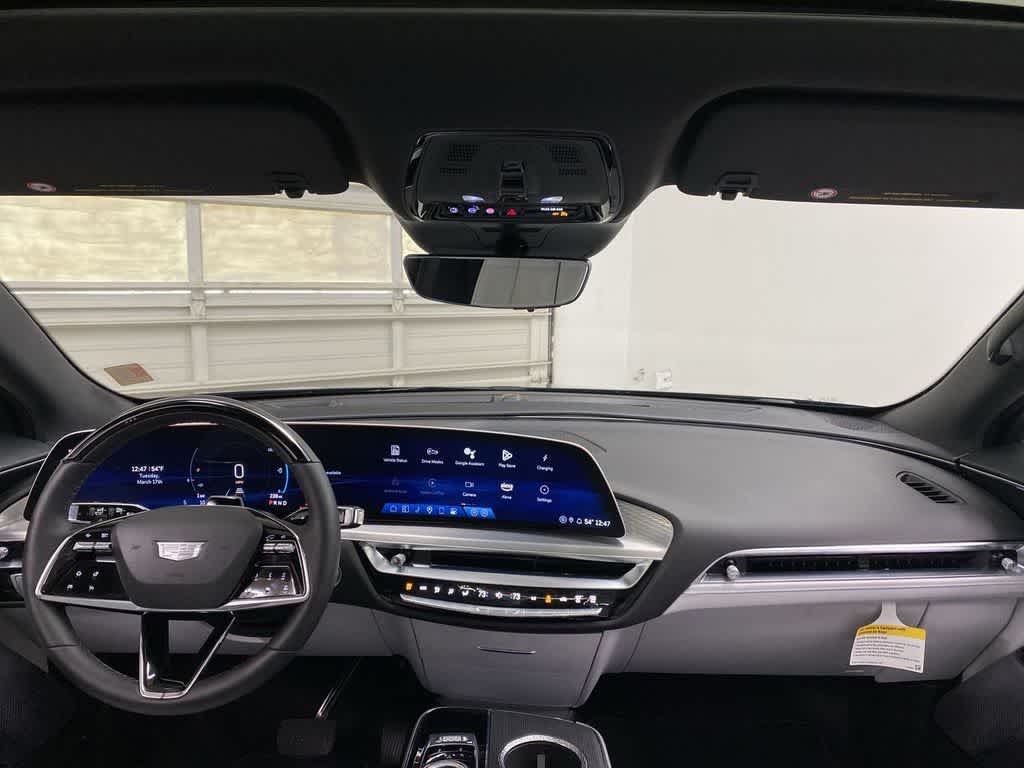 2025 Cadillac LYRIQ Luxury 2