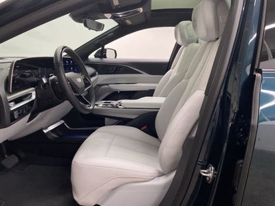 2025 Cadillac LYRIQ Luxury 2