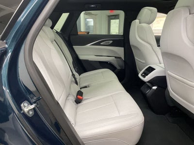 2025 Cadillac LYRIQ Luxury 2