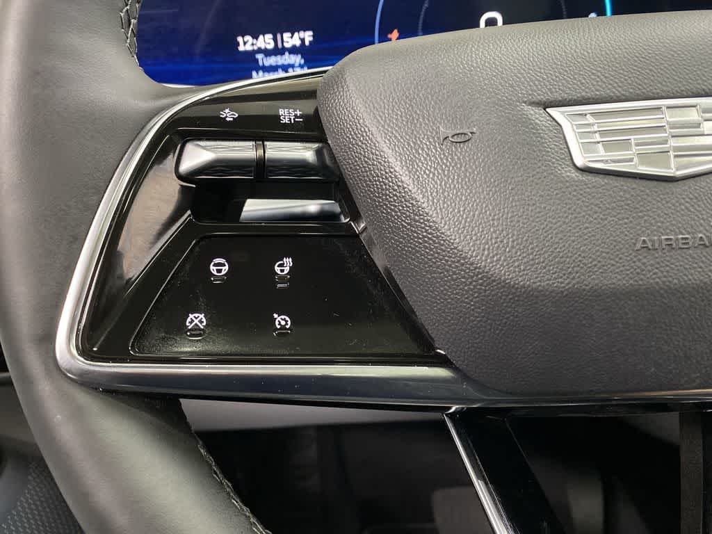 2025 Cadillac LYRIQ Luxury 2