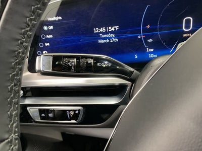 2025 Cadillac LYRIQ Luxury 2