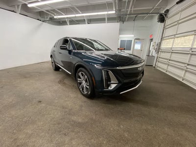 2025 Cadillac LYRIQ Luxury 2