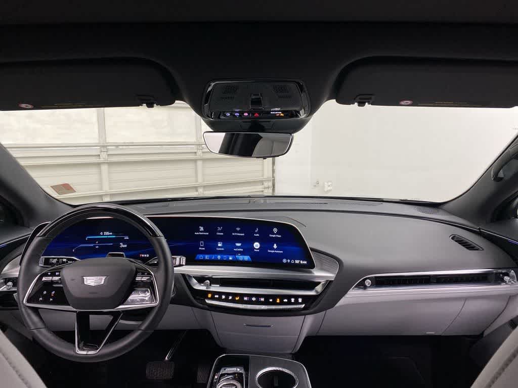 2025 Cadillac LYRIQ Luxury 2