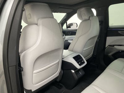 2025 Cadillac LYRIQ Luxury 2