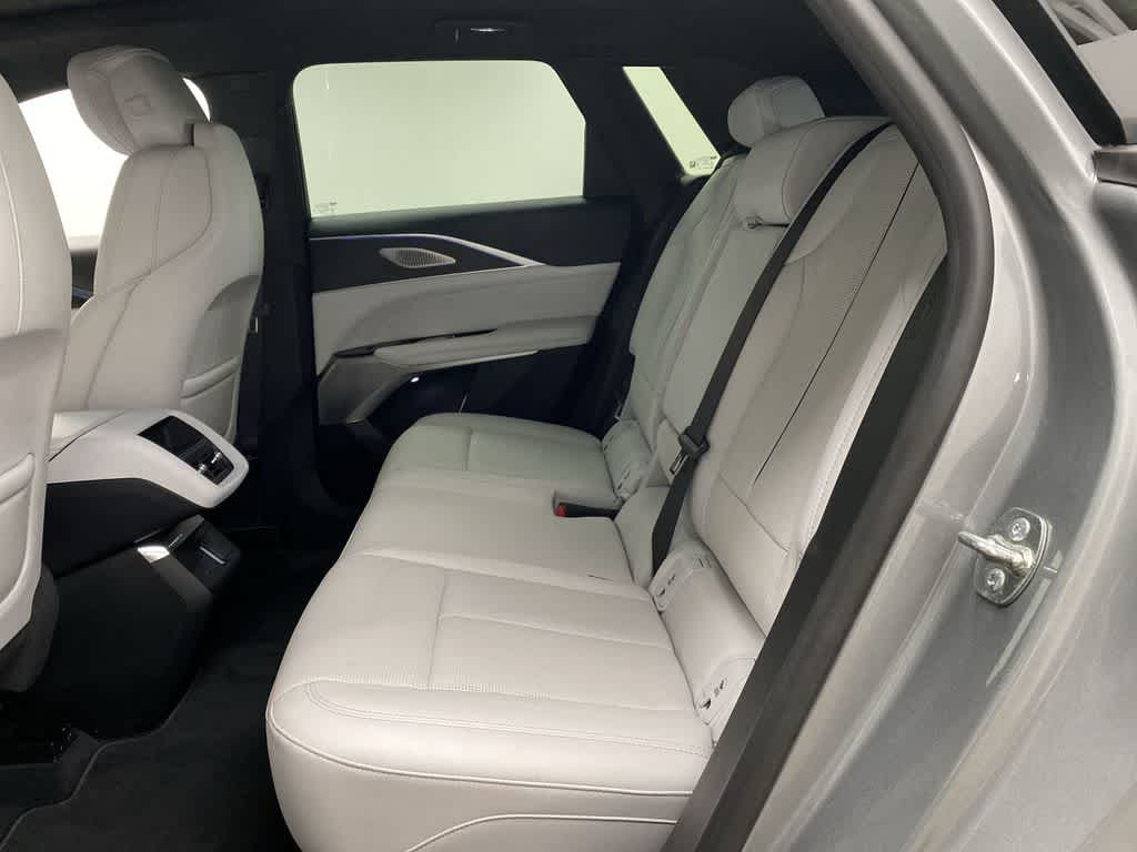 2025 Cadillac LYRIQ Luxury 2