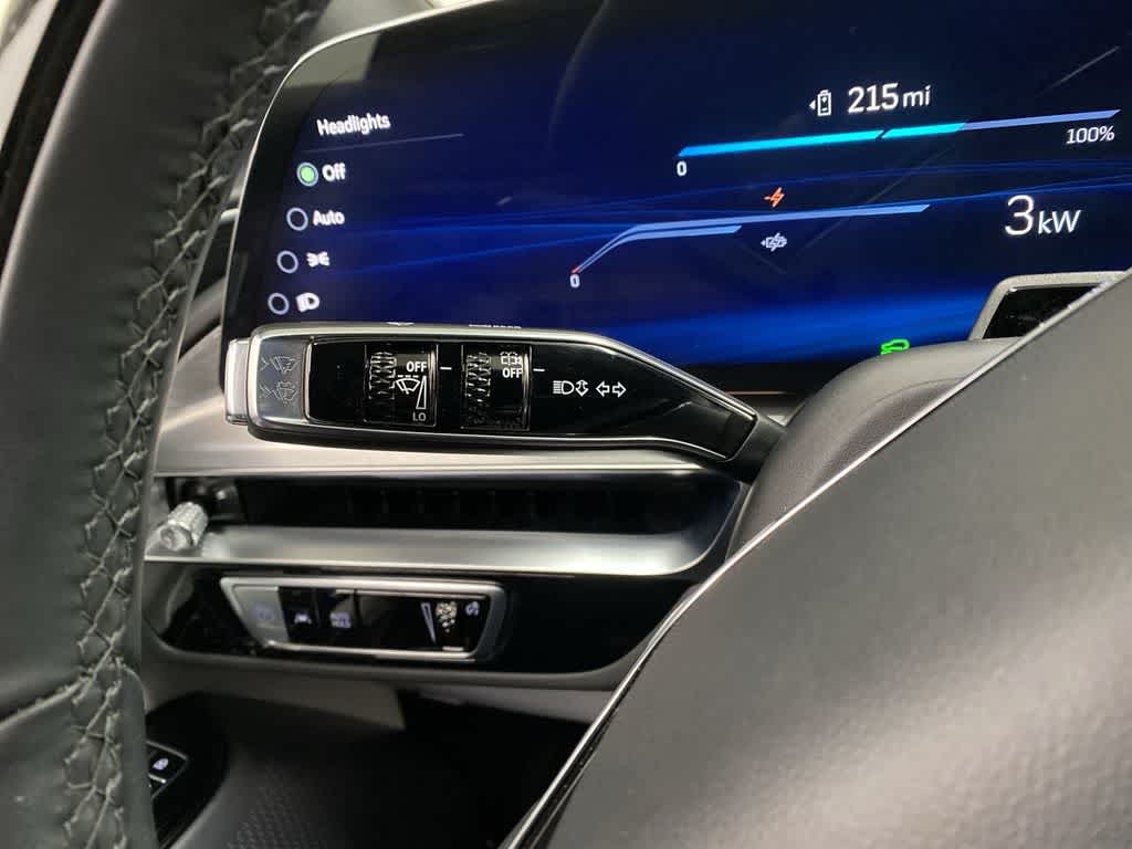 2025 Cadillac LYRIQ Luxury 2