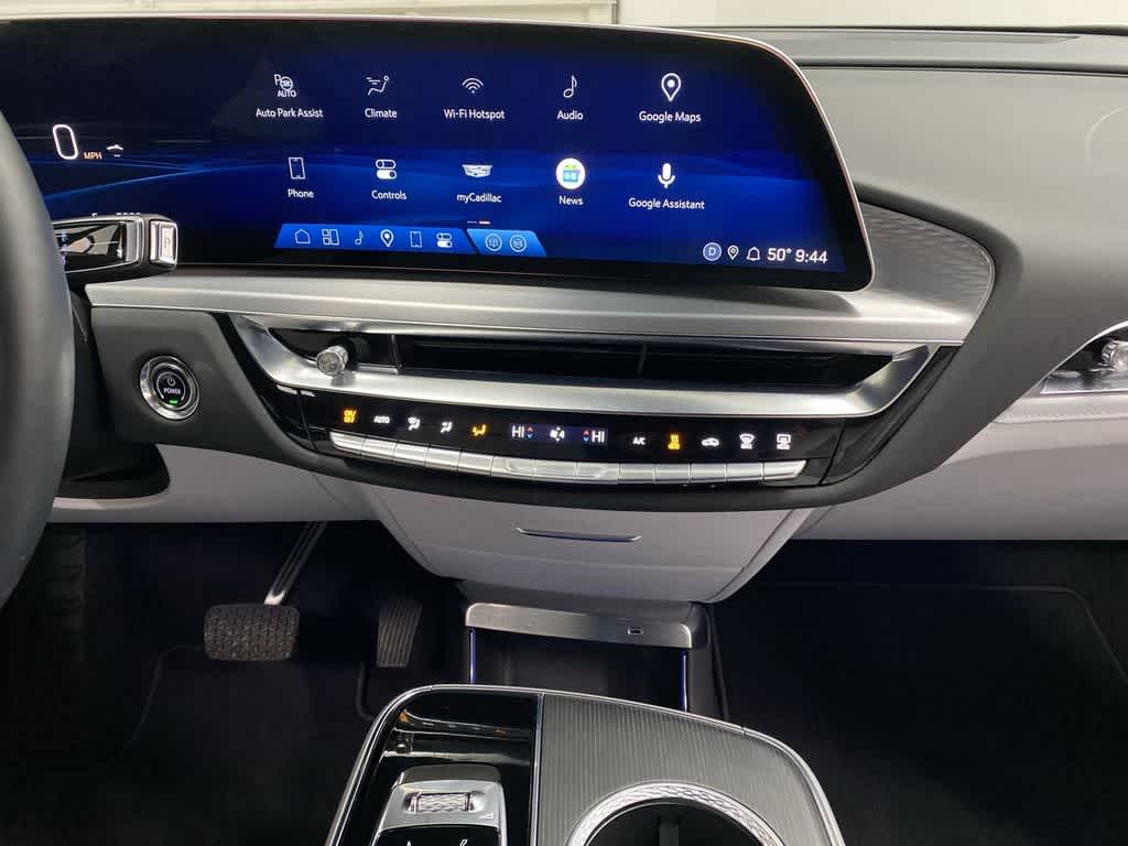 2025 Cadillac LYRIQ Luxury 2