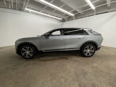 2025 Cadillac LYRIQ Luxury 2