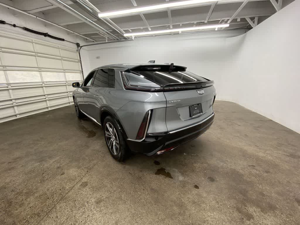 2025 Cadillac LYRIQ Luxury 2