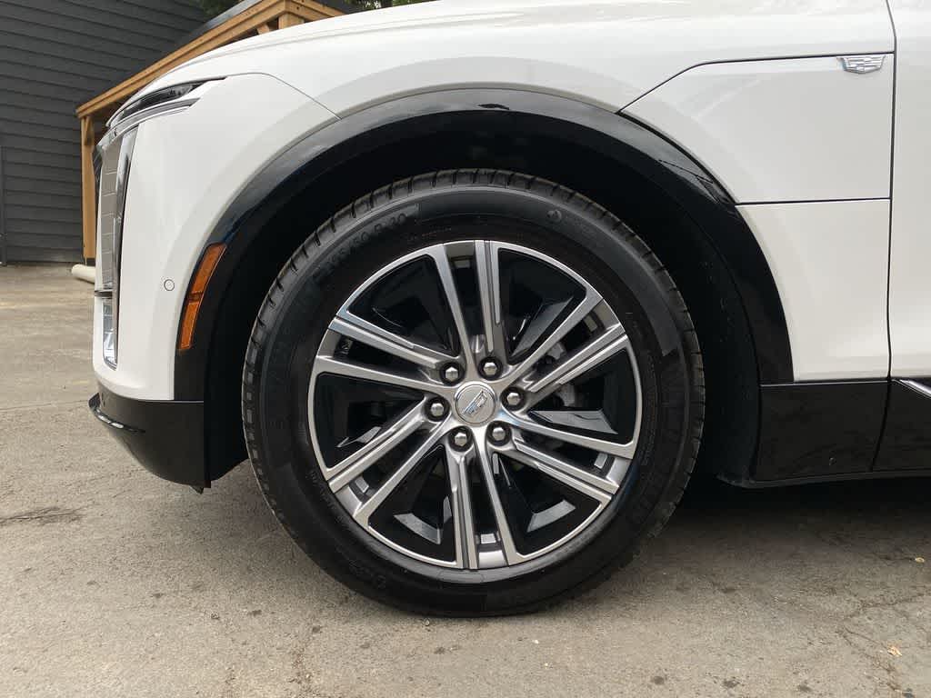 2025 Cadillac LYRIQ Luxury 2