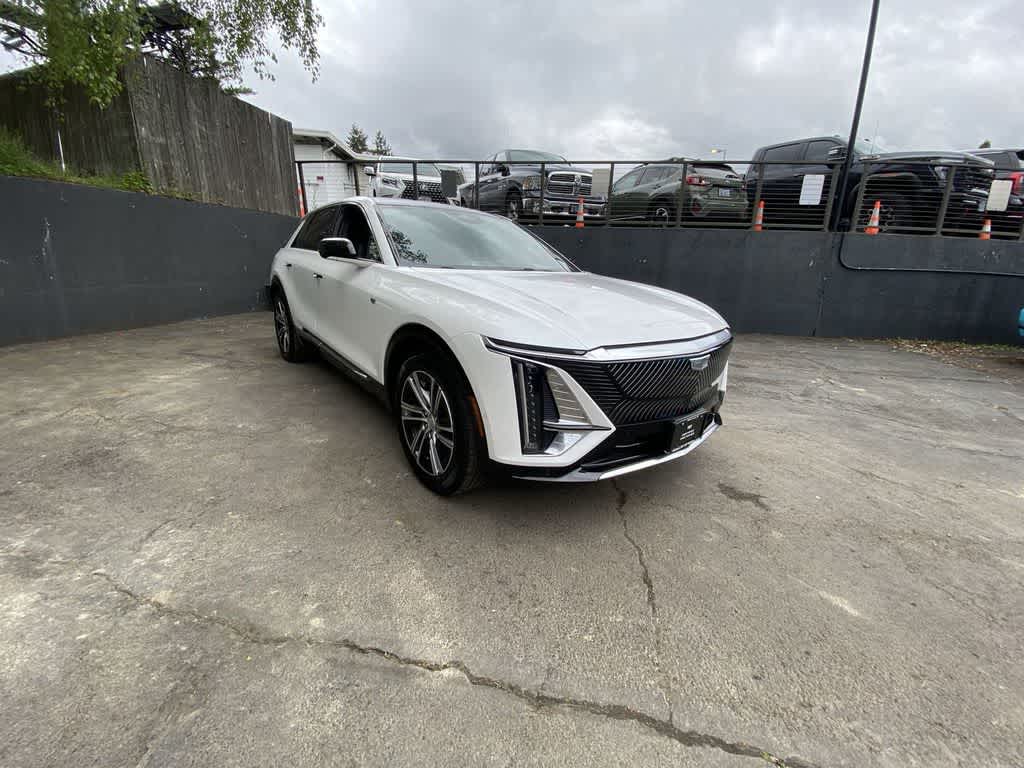 2025 Cadillac LYRIQ Luxury 2