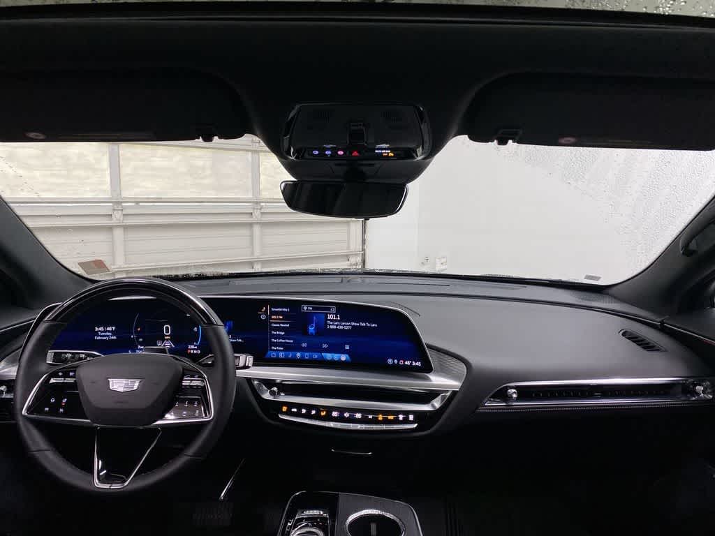 2024 Cadillac LYRIQ Luxury 3