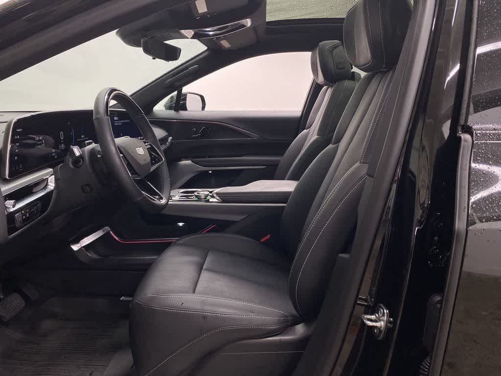 2024 Cadillac LYRIQ Luxury 3