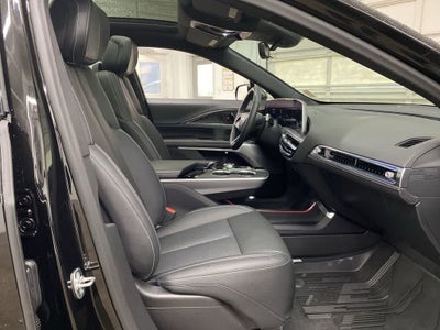 2024 Cadillac LYRIQ Luxury 3