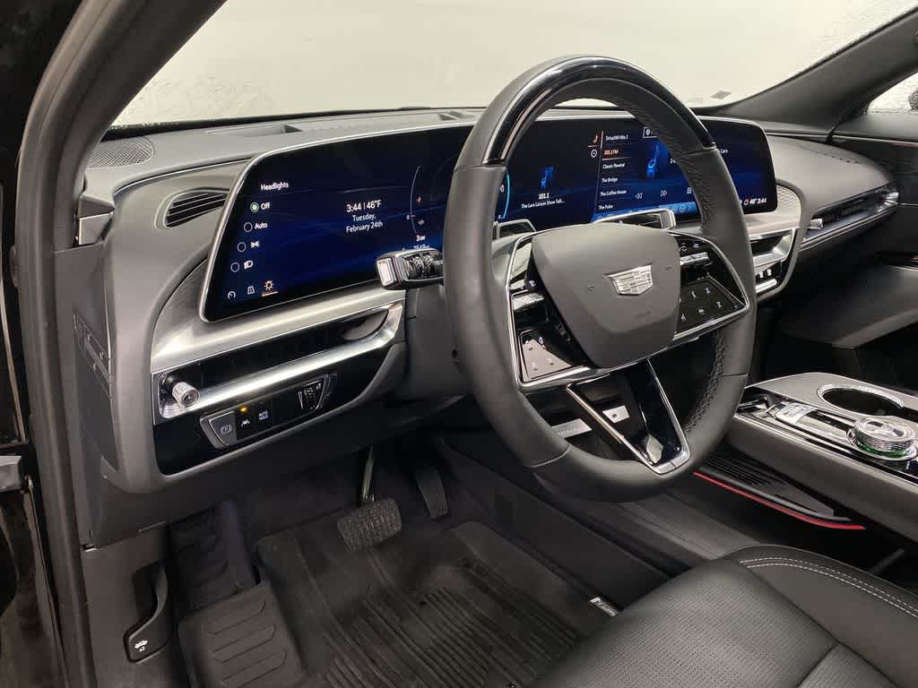 2024 Cadillac LYRIQ Luxury 3