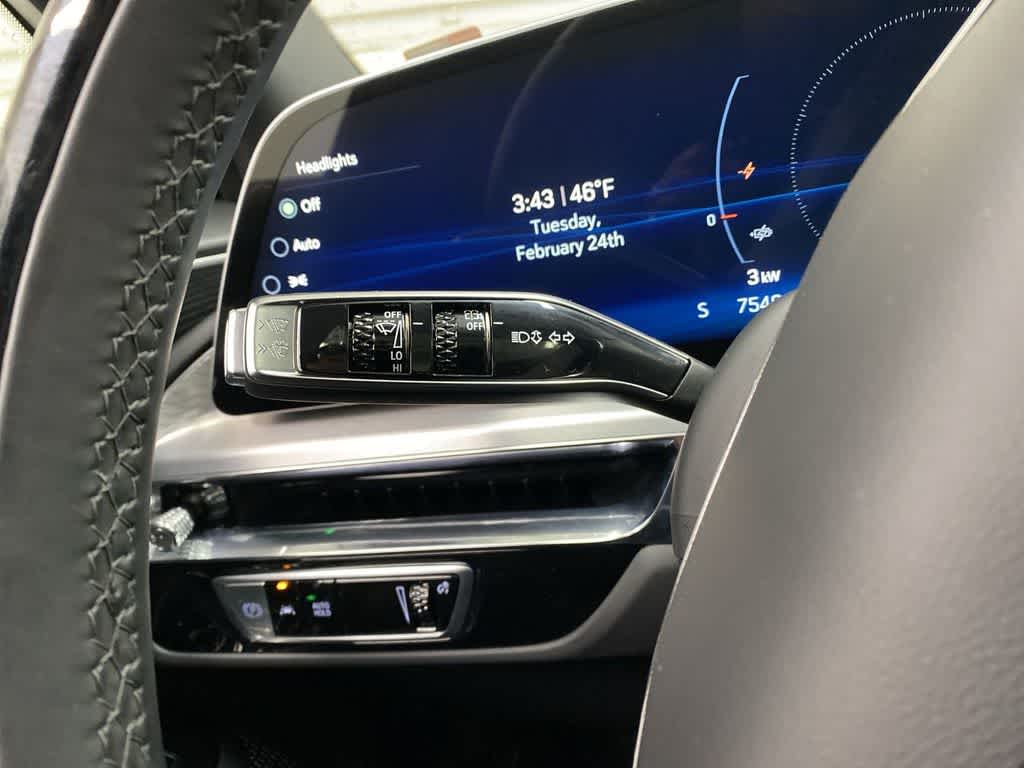 2024 Cadillac LYRIQ Luxury 3