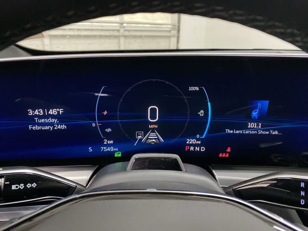 2024 Cadillac LYRIQ Luxury 3