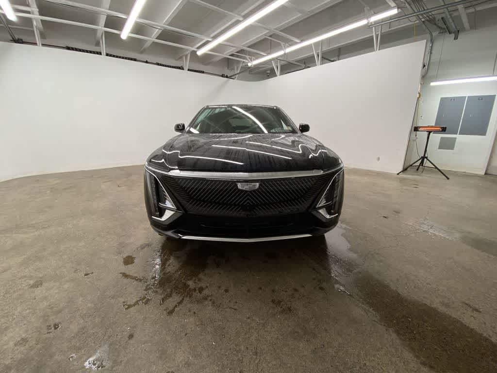 2024 Cadillac LYRIQ Luxury 3